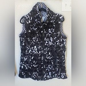 Ubu clothing. Women’s size M vest reversible black and white NWtags